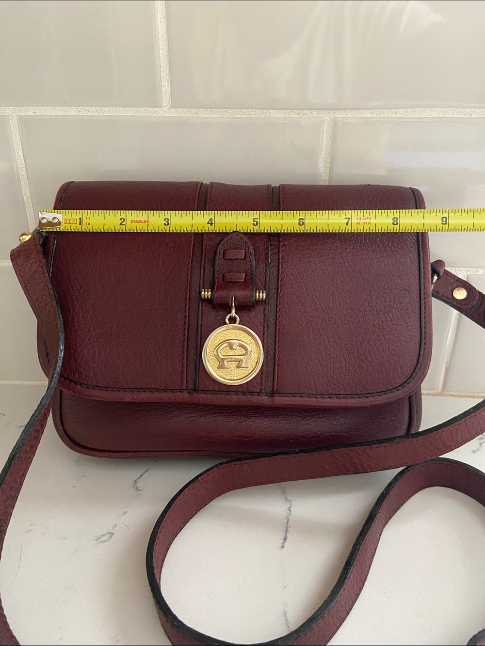 Vintage Etienne Aigner Burgundy Leather Crossbody Bag Horsebit Medallion Purse - Picture 9 of 16